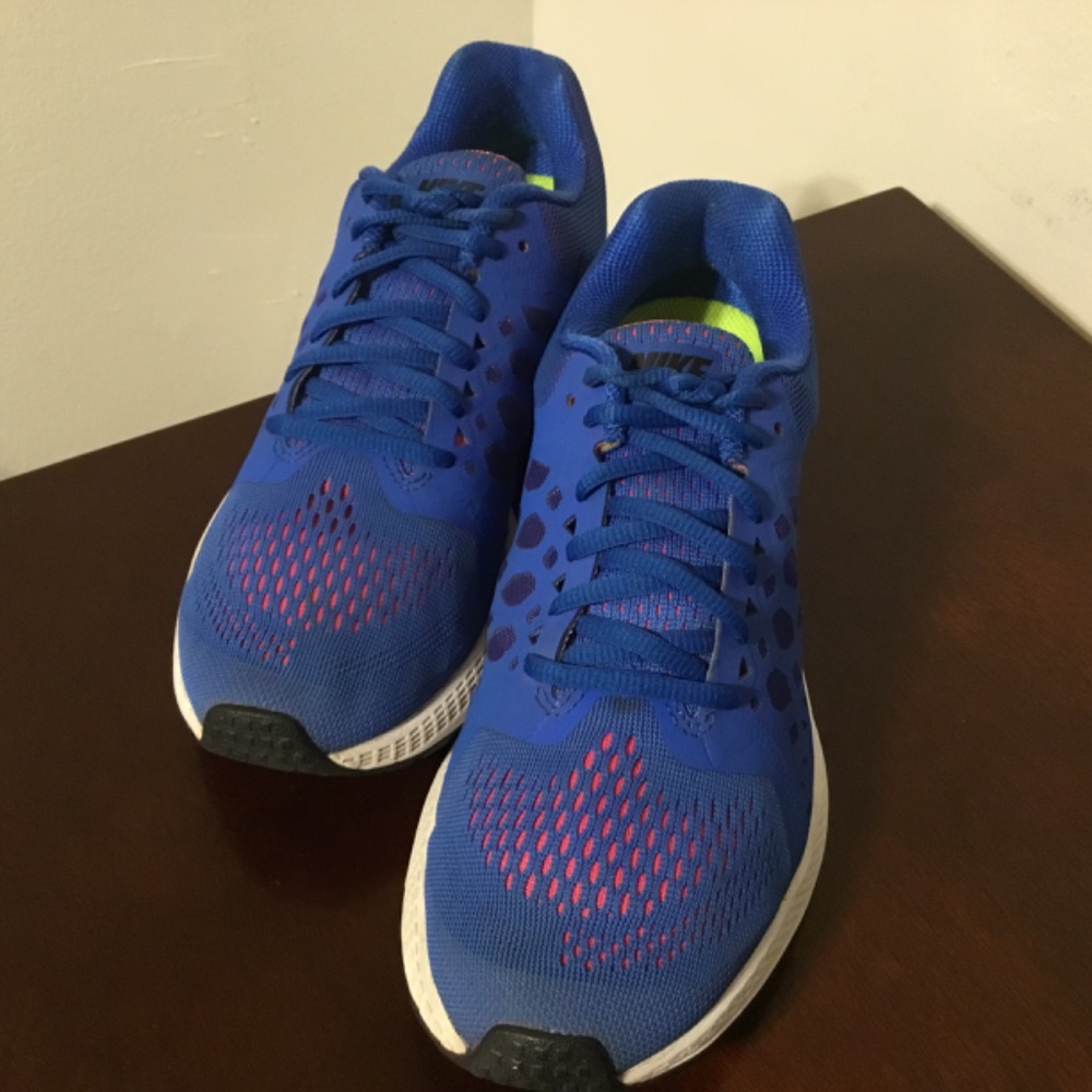 🎧Nike Zoom Size 7.5🎧 - Picture 4 of 10